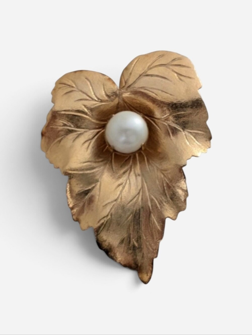 VINTAGE Leaf Pearl Gold Brooch Lily Pad Nature Botanical Pin Classic Jewelry